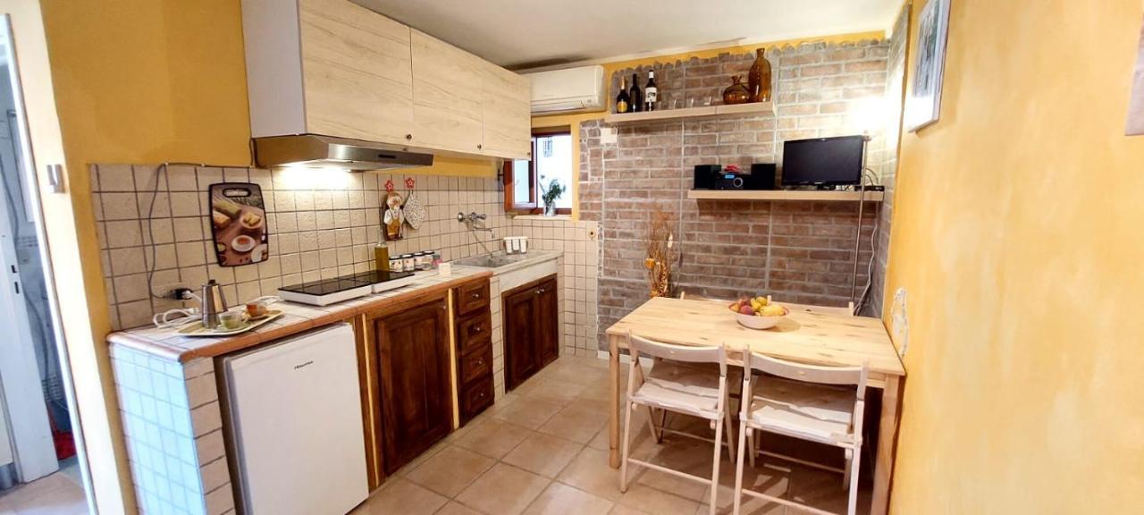 Mare Toscano Apartman Riparbella Kültér fotó